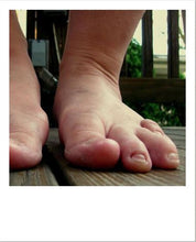 Load image into Gallery viewer, FOOT FETISH - FEET LOVERS PRANK - WITH REAL UGLY FEET POLAROID PHOTOS INCLUDED 😂