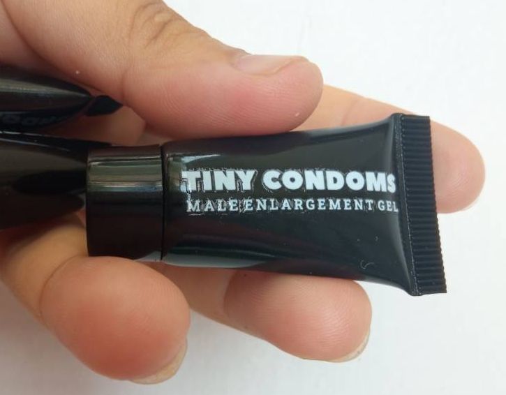 BUTT BUDDIES - ANAL LOVERS PRANK WITH REAL BUTT PLUG INCLUDED Prank Mail Australia BUTT BUDDIES - ANAL LOVERS PRANK WITH REAL BUTT PLUG INCLUDED Prank Mail Australia